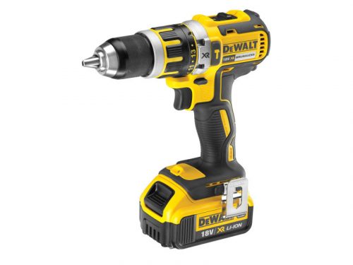 DEWALT Akkus ütvefúró-csavarozó 18 V szénkefe nélküli (2 x 4 Ah + töltő) DCD795M2